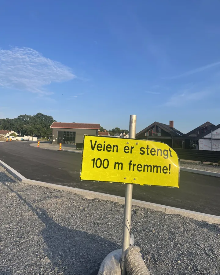 Skilt veien stengt